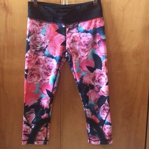 Lululemon Floral Cropped Run Inspires